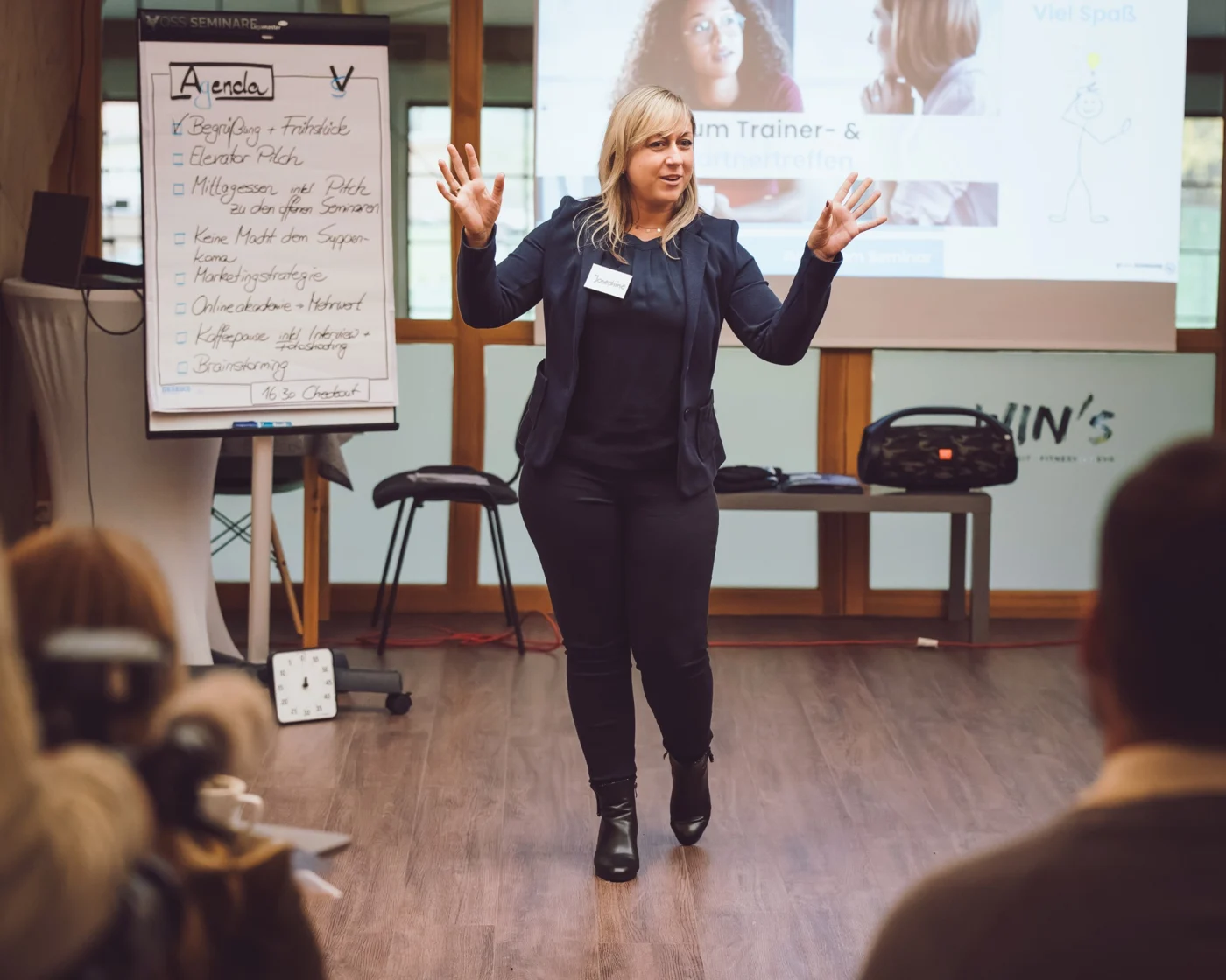 Josephine Frank bei einem lebendigen Seminar